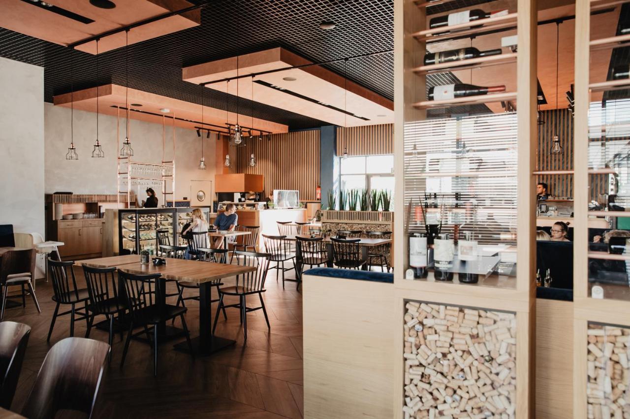 Molto Bene Hotel & Restaurant Skorcz 外观 照片