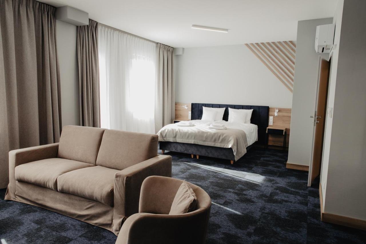 Molto Bene Hotel & Restaurant Skorcz 外观 照片